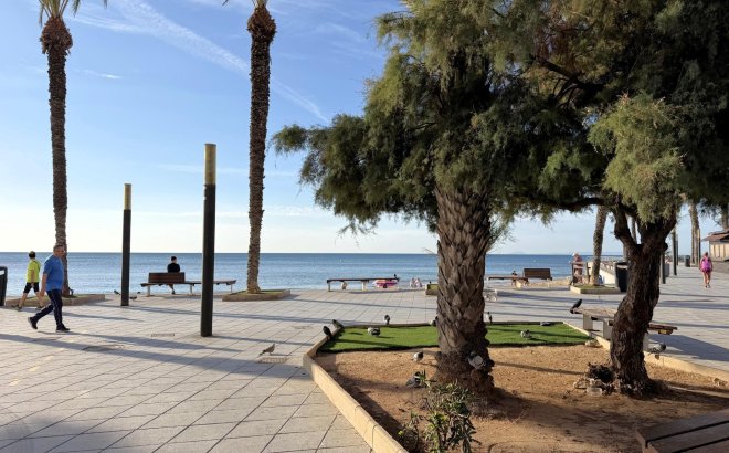 Revente - Appartement -
Torrevieja - Las Piscinas Naturales
