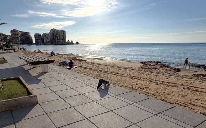 Revente - Appartement -
Torrevieja - Las Piscinas Naturales
