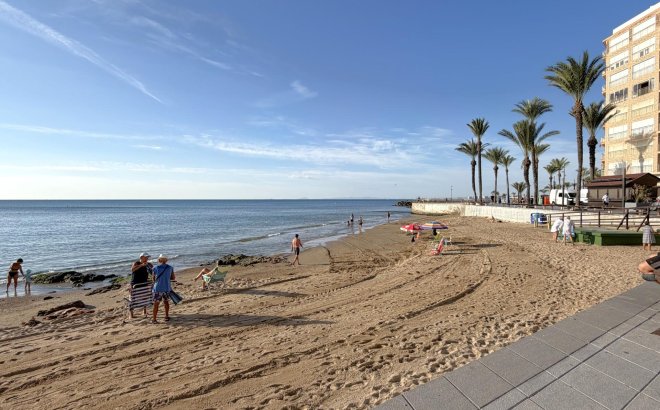 Revente - Appartement -
Torrevieja - Las Piscinas Naturales
