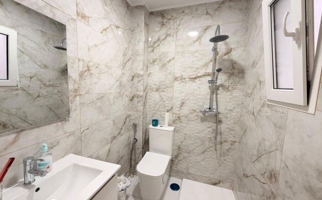 Resale - Apartment -
Torrevieja - Centro