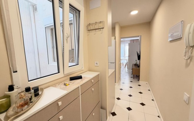 Resale - Apartment -
Torrevieja - Centro