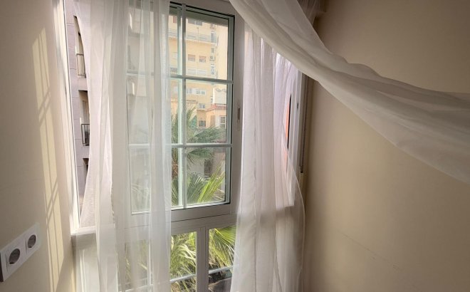 Resale - Apartment -
Torrevieja - Centro