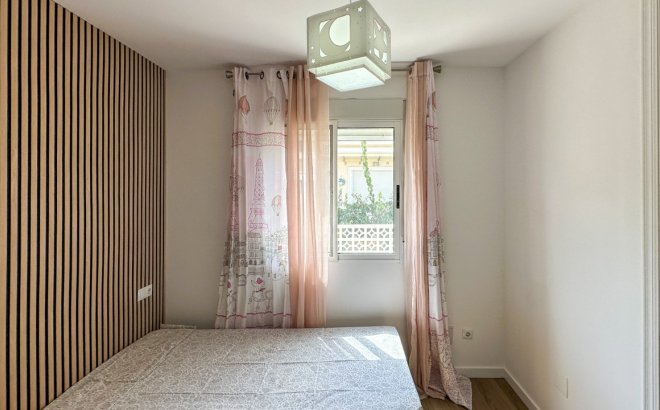 Revente - Villa -
Villamartin - Costa Blanca