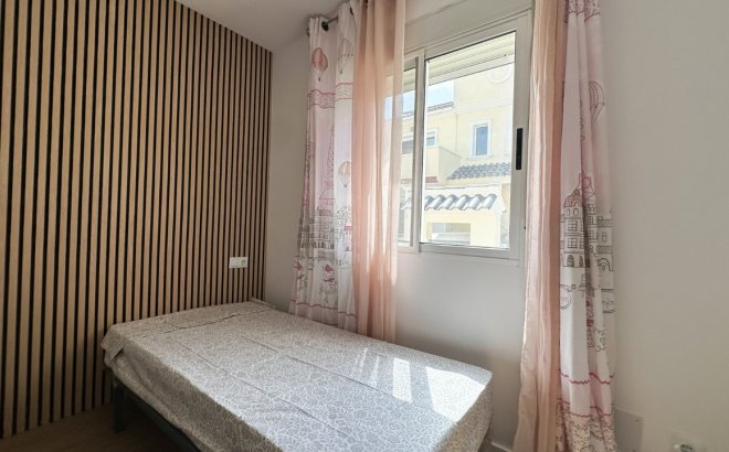 Revente - Villa -
Villamartin - Costa Blanca