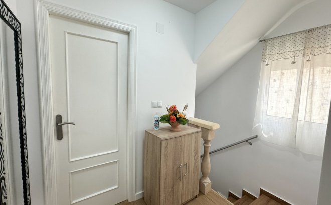 Revente - Villa -
Villamartin - Costa Blanca