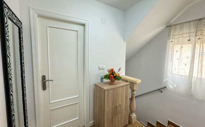 Revente - Villa -
Villamartin - Costa Blanca