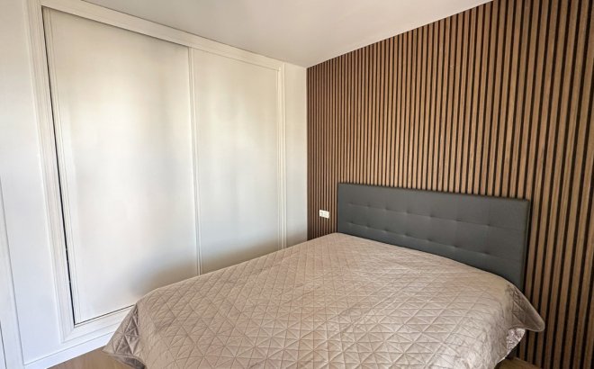 Revente - Villa -
Villamartin - Costa Blanca