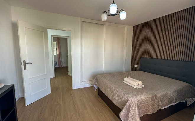 Revente - Villa -
Villamartin - Costa Blanca