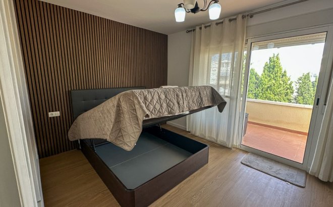 Revente - Villa -
Villamartin - Costa Blanca