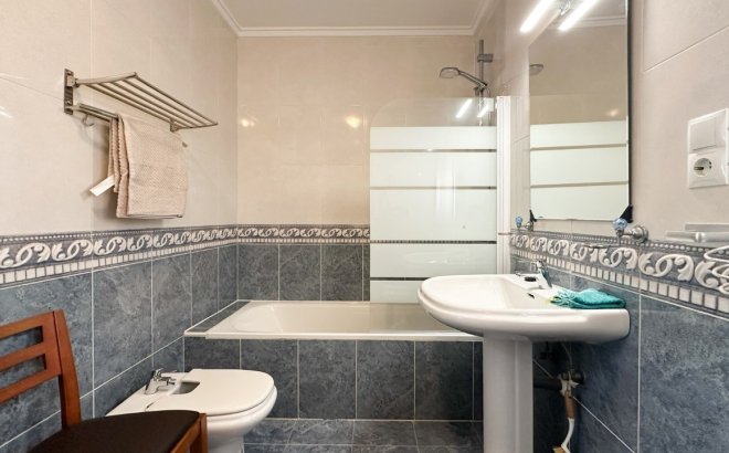 Revente - Villa -
Villamartin - Costa Blanca