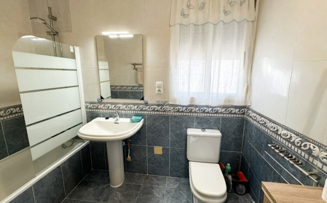 Revente - Villa -
Villamartin - Costa Blanca