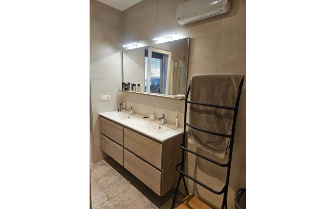Resale - Villa -
Torrevieja - Costa Blanca