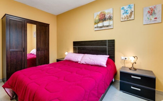 Resale - Villa -
Torrevieja - La Siesta - El Salado - Torreta