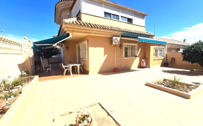 Herverkoop - Villa -
Torrevieja - Los Balcones - Los Altos del Edén