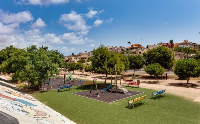 Resale - Bungalow -
Torrevieja - Los Balcones