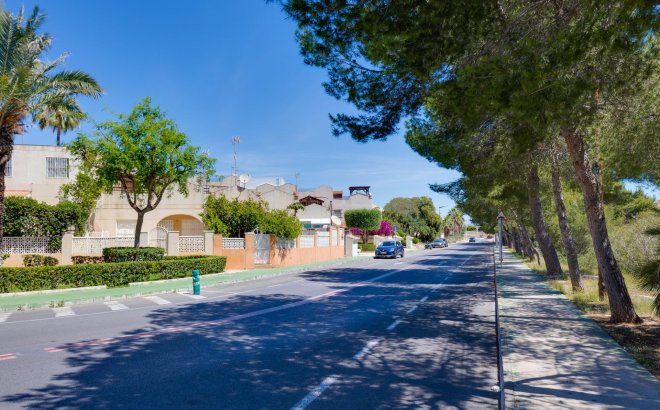 Resale - Bungalow -
Torrevieja - Los Balcones