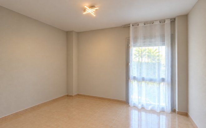Resale - Apartment -
Vistabella Golf Entre Naranjos - Inland