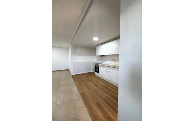 Revente - Appartement -
Torrevieja - Centro