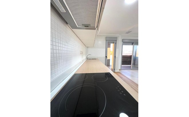 Revente - Appartement -
Torrevieja - Centro