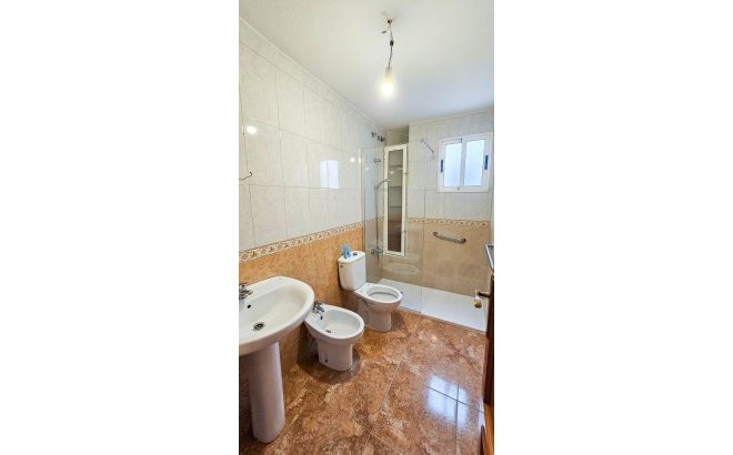Herverkoop - Appartement -
Torrevieja - Centro