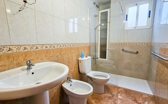 Herverkoop - Appartement -
Torrevieja - Centro