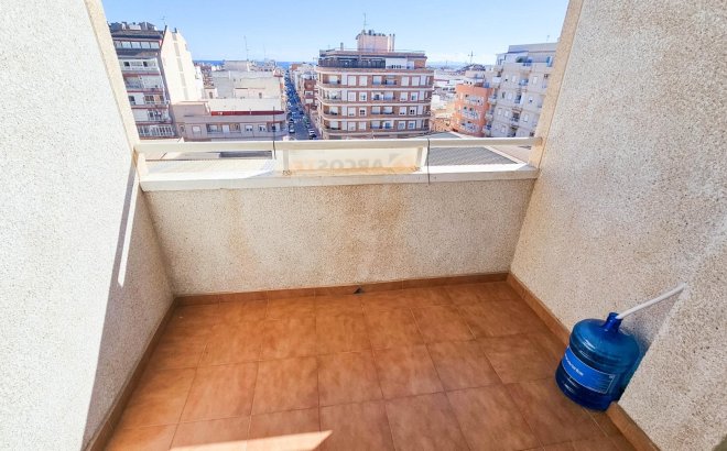 Herverkoop - Appartement -
Torrevieja - Centro