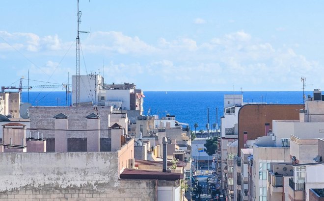 Herverkoop - Appartement -
Torrevieja - Centro
