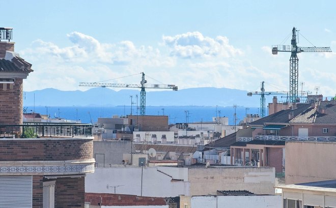 Herverkoop - Appartement -
Torrevieja - Centro