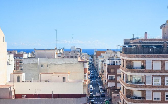 Herverkoop - Appartement -
Torrevieja - Centro