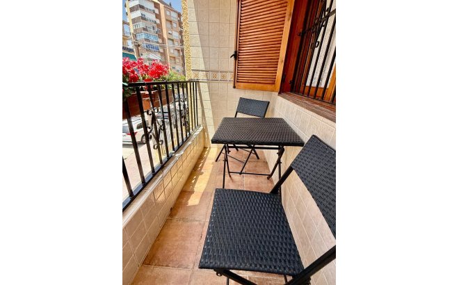Revente - Appartement -
Torrevieja - Los Europeos