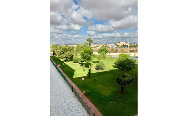 Revente - Appartement -
Torrevieja - PARQUE DE LAS NACIONES