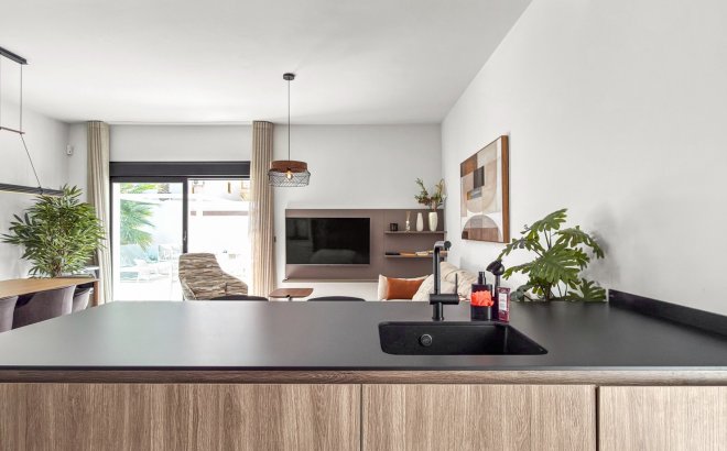 Revente - Villa -
Rojales - Inland