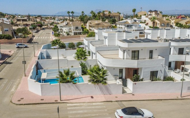 Revente - Villa -
Rojales - Inland
