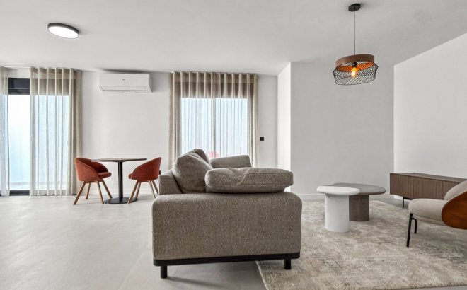 Revente - Villa -
Rojales - Inland