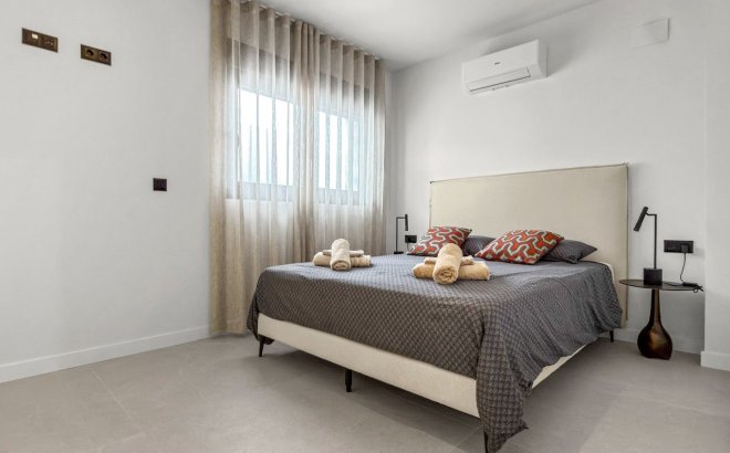 Revente - Villa -
Rojales - Inland