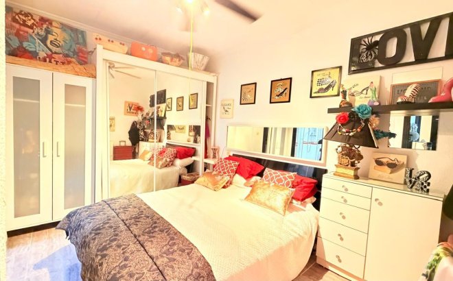 Resale - Dúplex -
Torrevieja - La Siesta - El Salado - Torreta