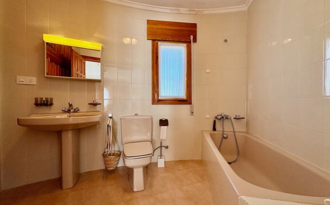 Resale - Villa -
Rojales - Inland