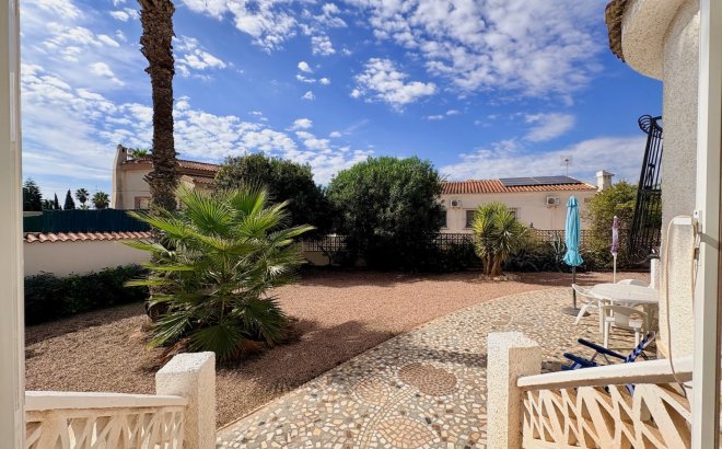 Resale - Villa -
Rojales - Inland