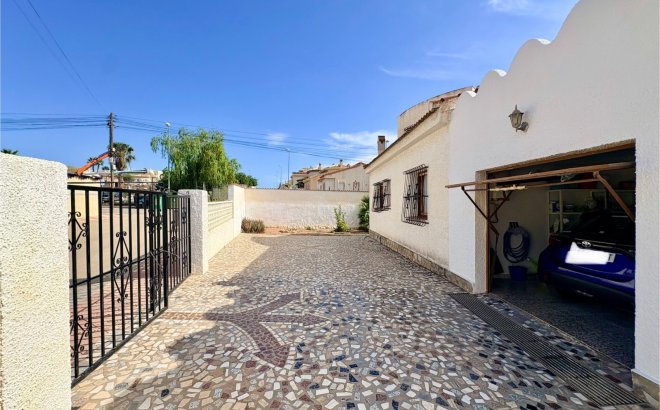 Resale - Villa -
Rojales - Inland