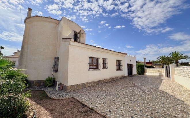 Resale - Villa -
Rojales - Inland
