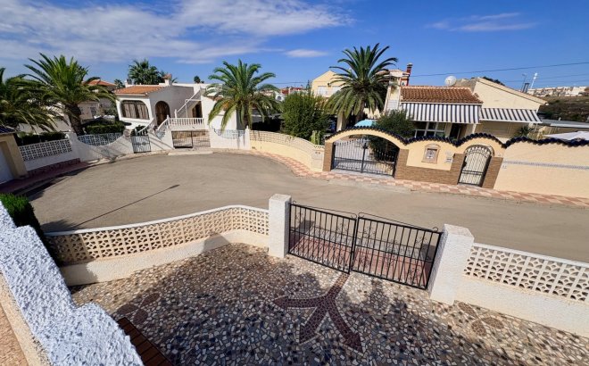 Resale - Villa -
Rojales - Inland
