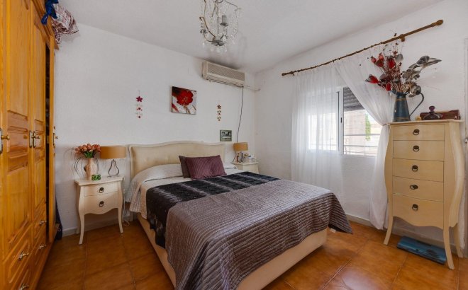 Resale - Town House -
Torrevieja - Nueva Torrevieja