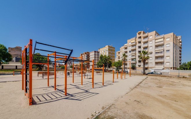 Resale - Town House -
Torrevieja - Nueva Torrevieja