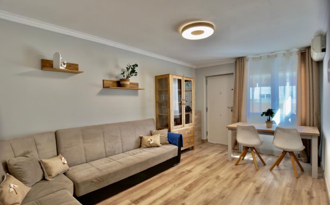 Revente - Villa -
Orihuela Costa - Costa Blanca