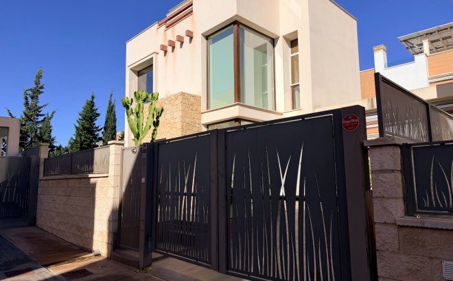 Revente - Villa -
Ciudad Quesada - Costa Blanca
