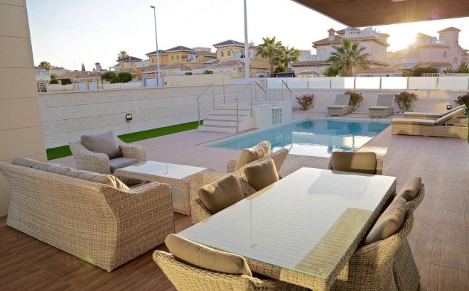 Nieuwbouw Woningen - Chalet -
Orihuela Costa - Campoamor