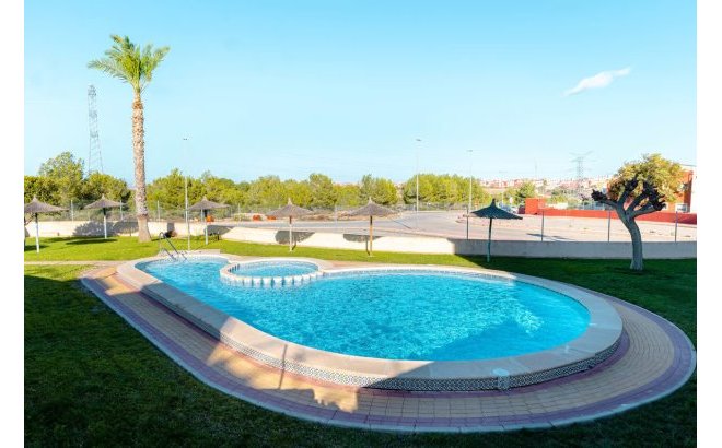 Revente - Villa -
Orihuela Costa - Villamartín