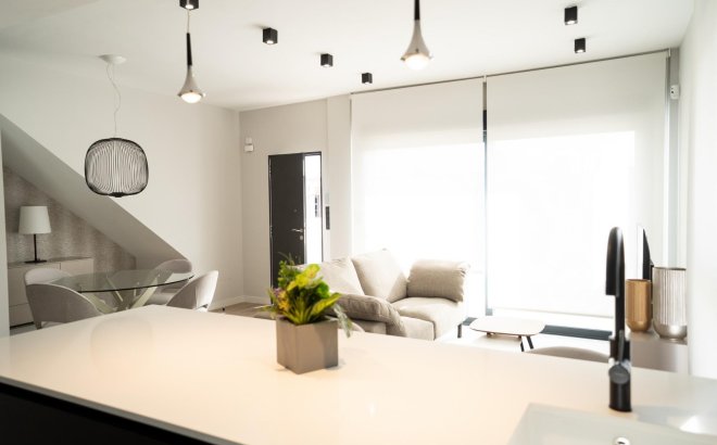 New Build - Top Floor Bungalow -
Pilar de la Horadada - pueblo