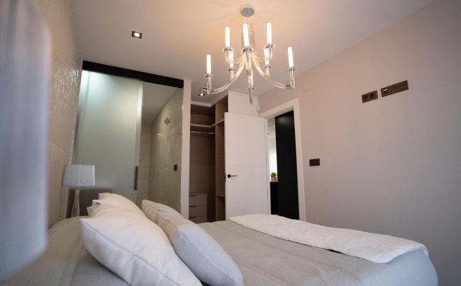 New Build - Top Floor Bungalow -
Pilar de la Horadada - pueblo