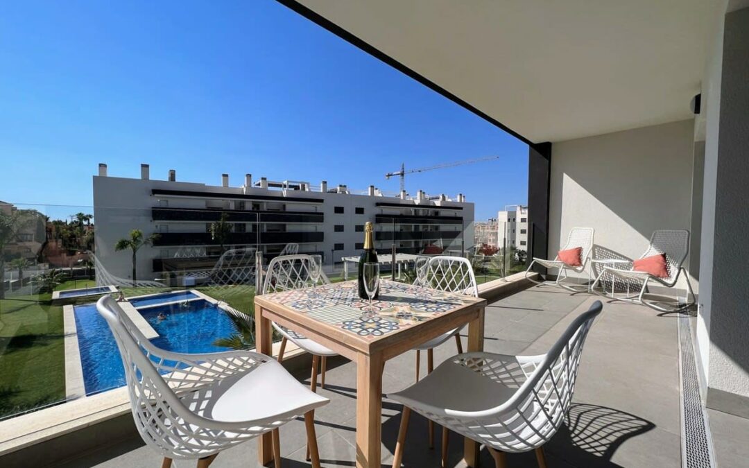 Magnificent first floor apartment for sale in Villamartín